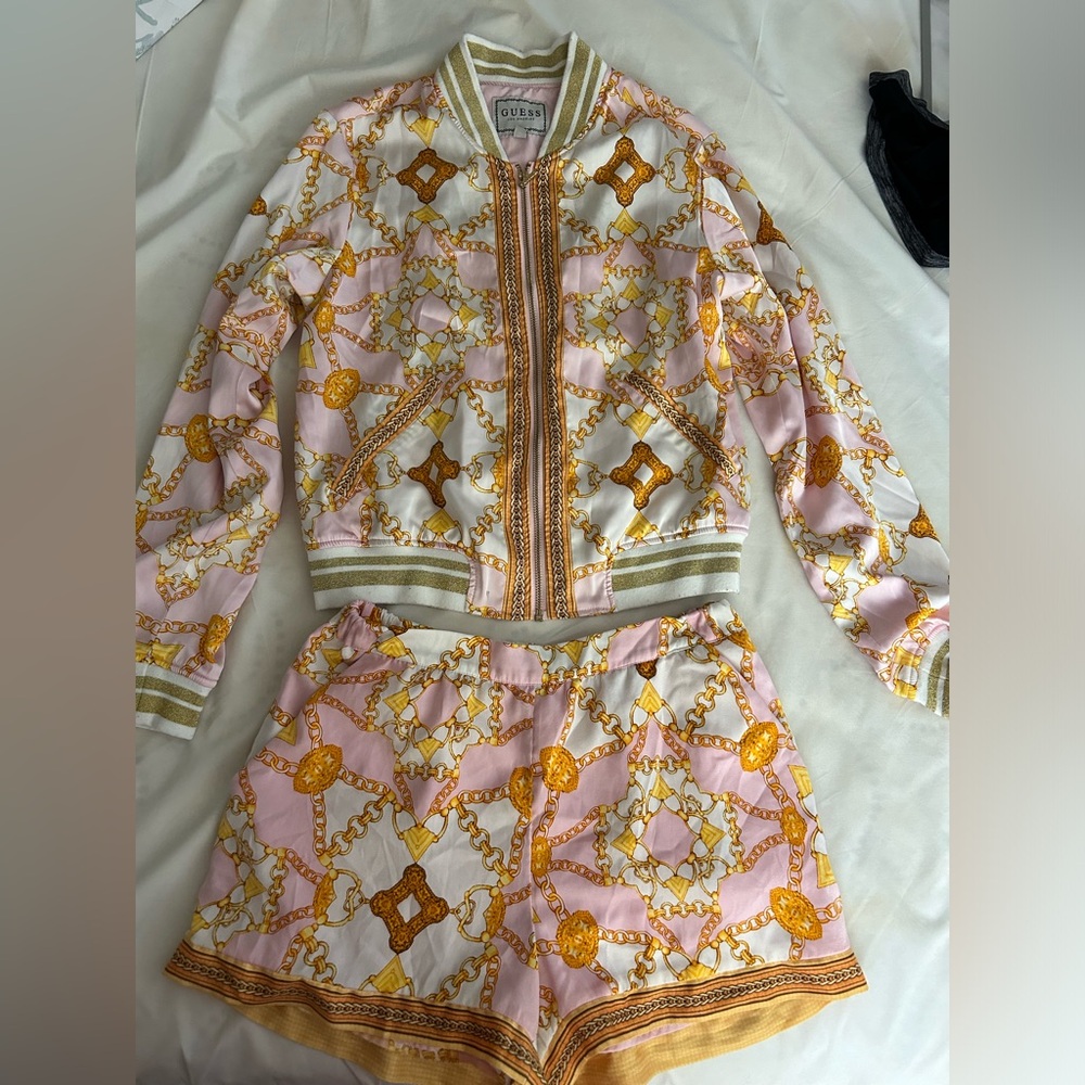 Guess satin vibes sweater and shorts
